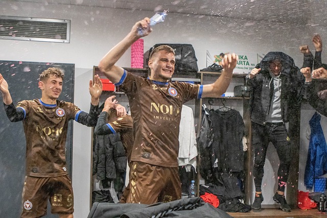 供了一个成 供了一个成